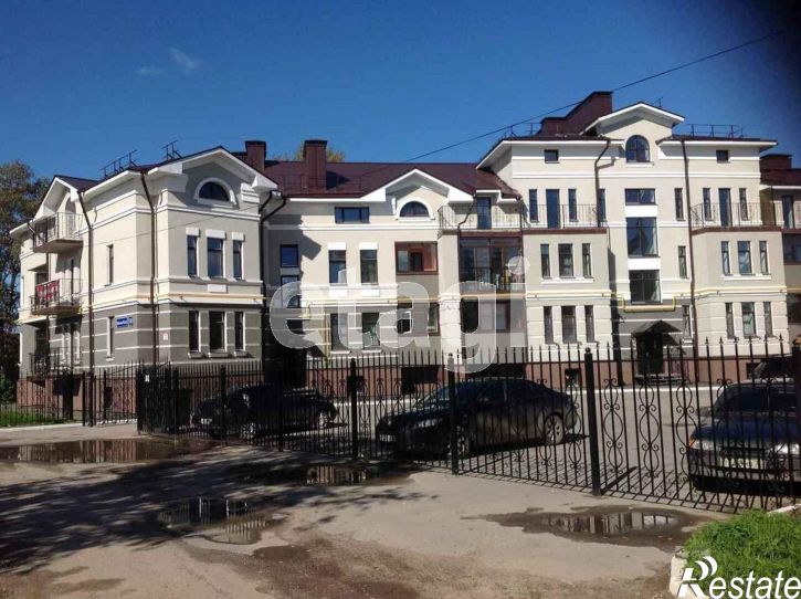 3-комн квартира набережная 6-й Армии, 59