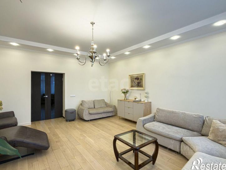 3-комн квартира ул Леденцова, 8а,  д. 8а