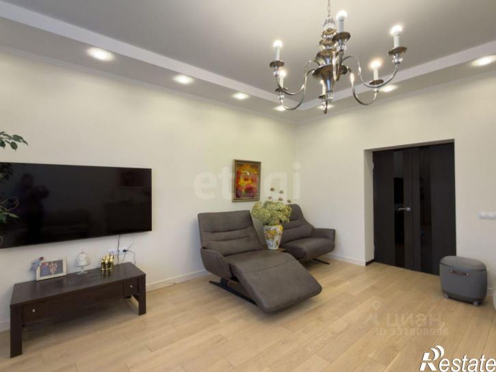 3-комн квартира ул Леденцова, 8а,  д. 8а