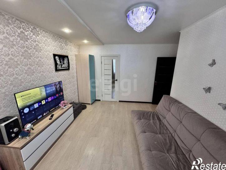 3-комн квартира улица Возрождения, 82