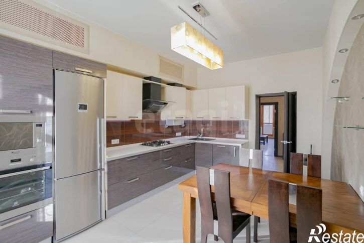 3-комн квартира улица Леденцова, 8а
