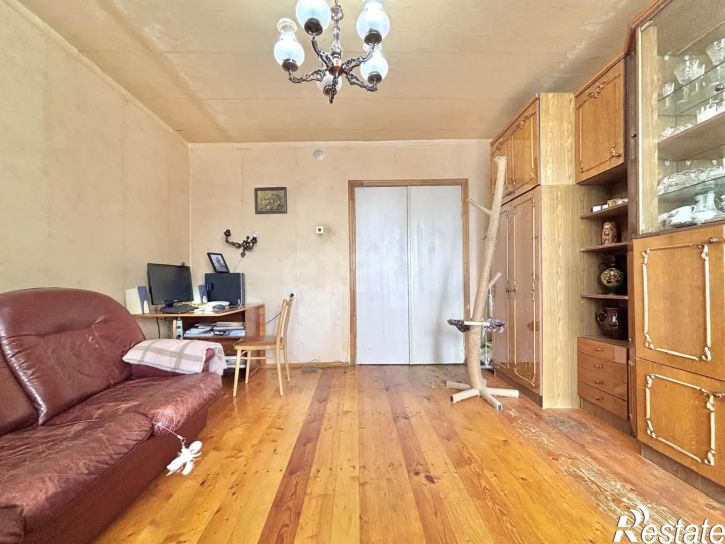 4-комн квартира улица Луначарского, 12