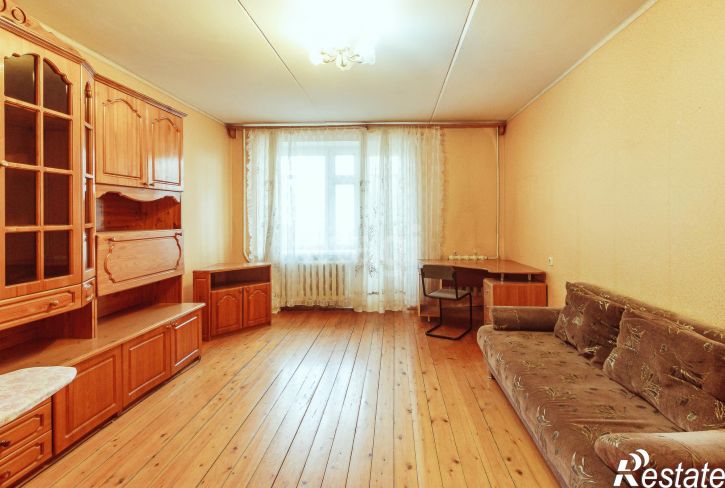 3-комн квартира улица Мальцева, 43