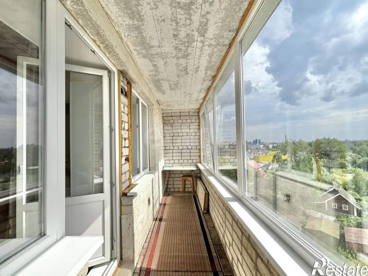 4-комн квартира улица Луначарского, 12