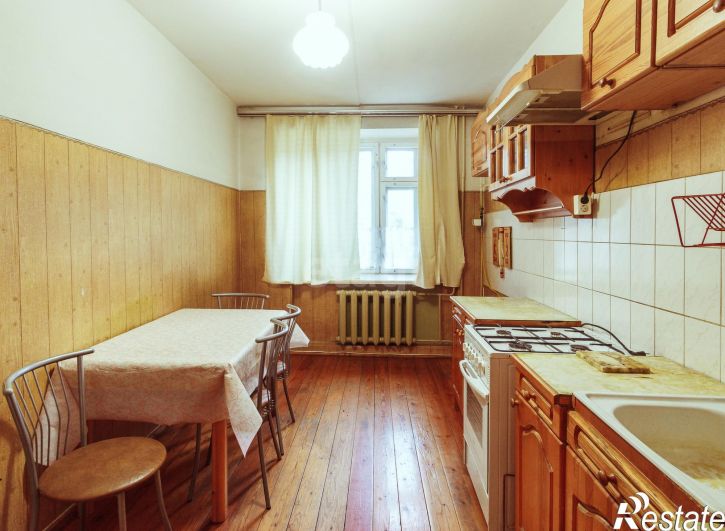 3-комн квартира улица Мальцева, 43