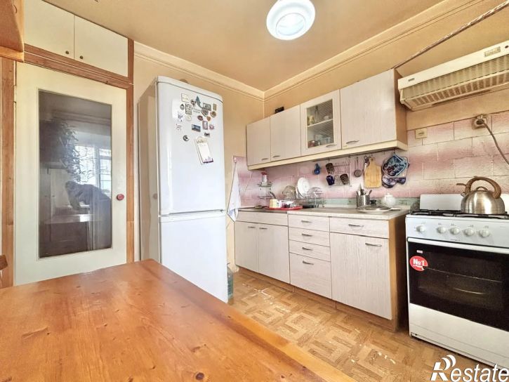 4-комн квартира улица Луначарского, 12