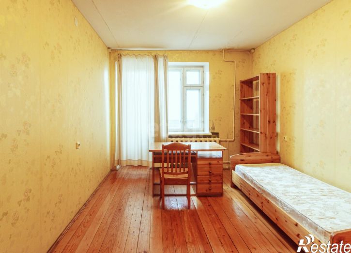 3-комн квартира улица Мальцева, 43