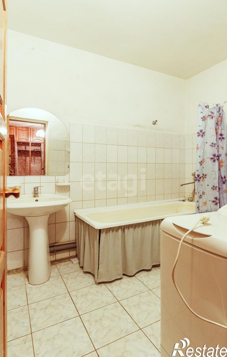 3-комн квартира улица Мальцева, 43