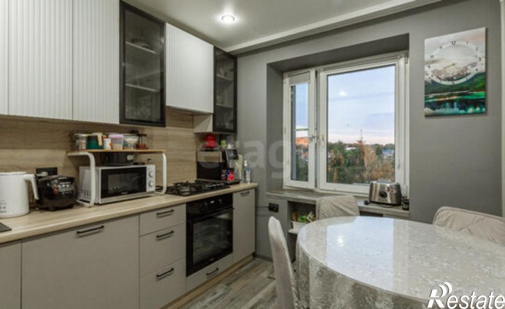 4-комн квартира ул Дзержинского, 15,  д. 15
