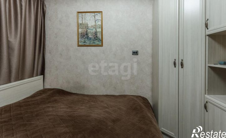 4-комн квартира ул Дзержинского, 15,  д. 15