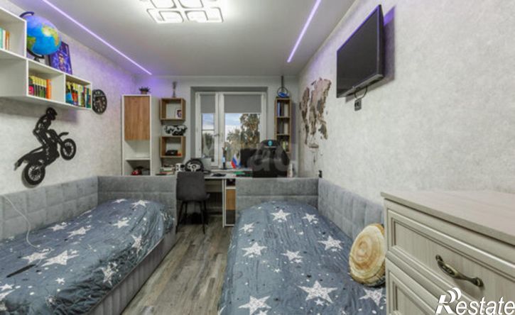 4-комн квартира ул Дзержинского, 15,  д. 15