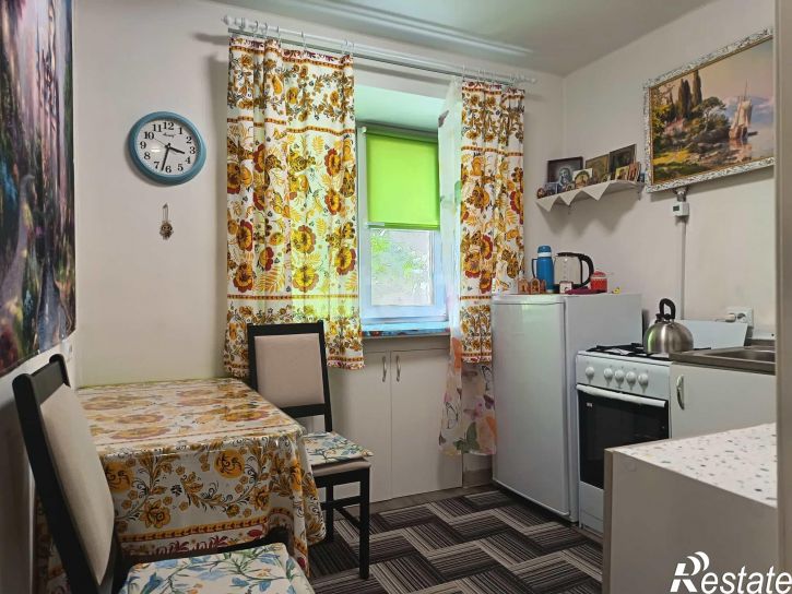 2-комн квартира улица Хлюстова, 26