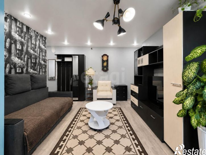 3-комн квартира улица Александра Клубова, 60а