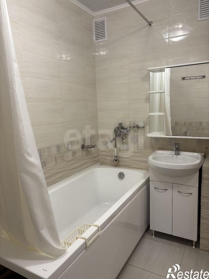 3-комн квартира улица Космонавта Беляева, 21