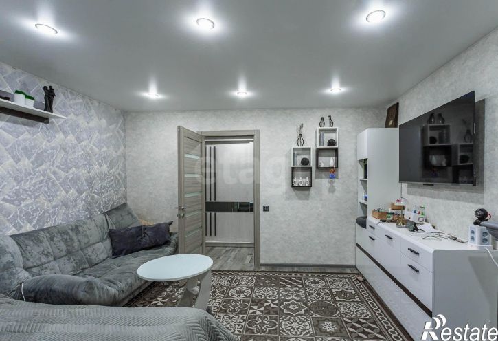 4-комн квартира улица Дзержинского, 15
