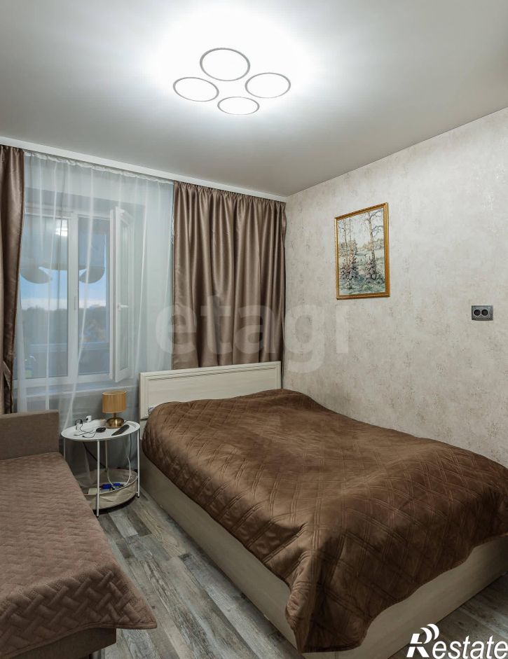 4-комн квартира улица Дзержинского, 15