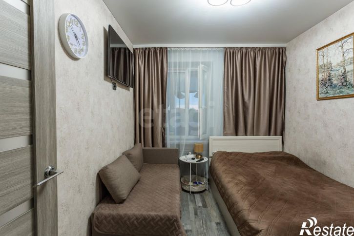 4-комн квартира улица Дзержинского, 15