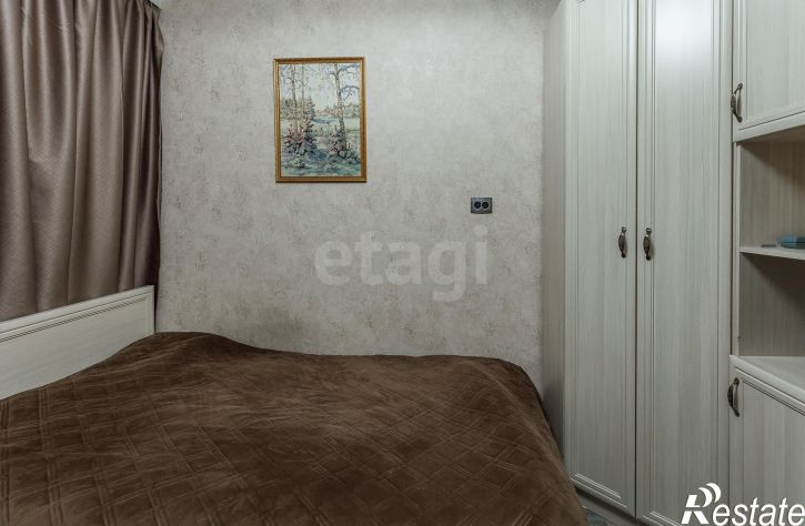 4-комн квартира улица Дзержинского, 15