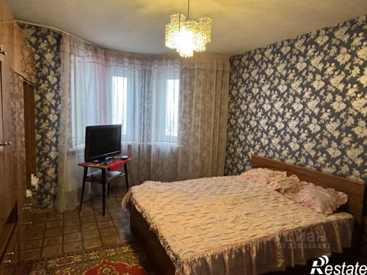 3-комн квартира ул Петина, 4,  д. 4