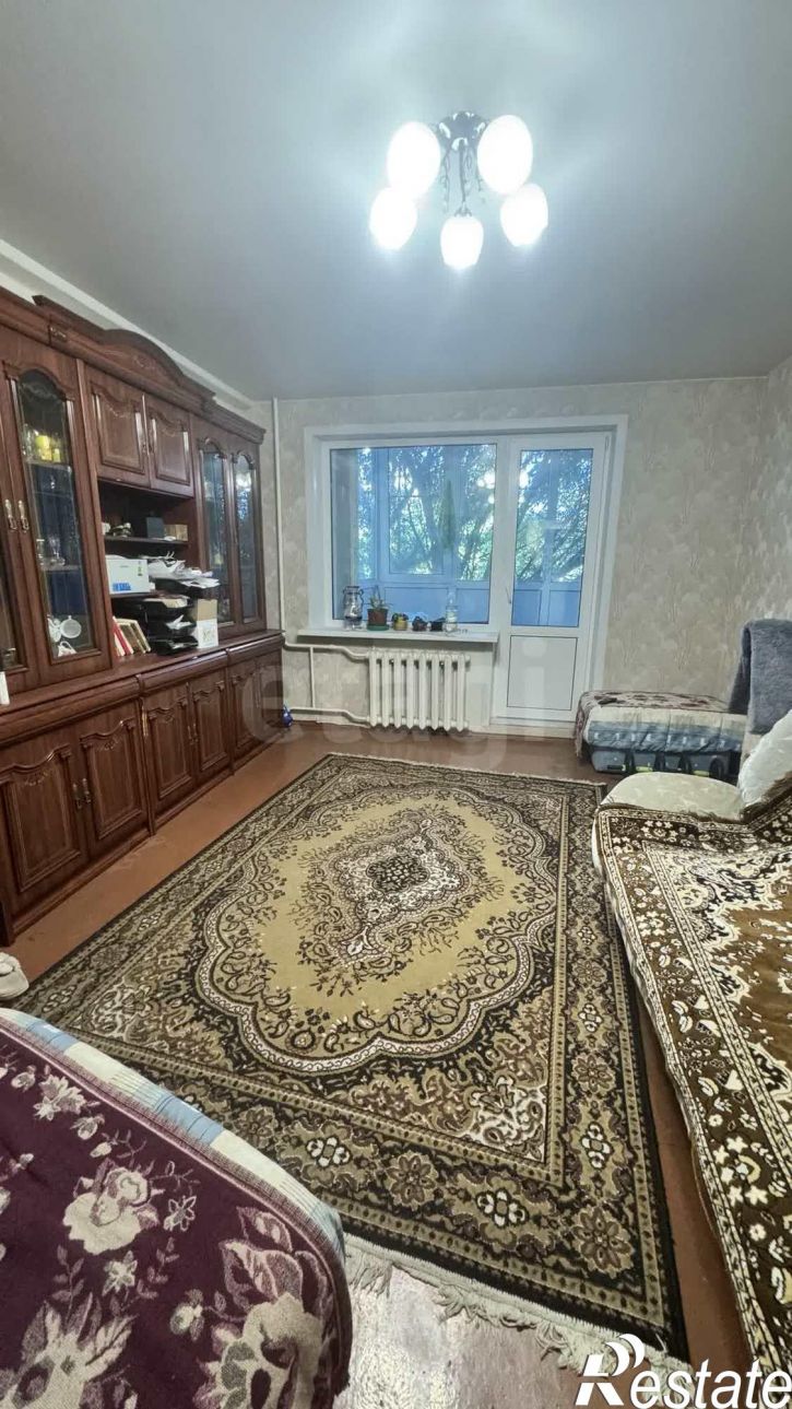 3-комн квартира улица Хлюстова, 16