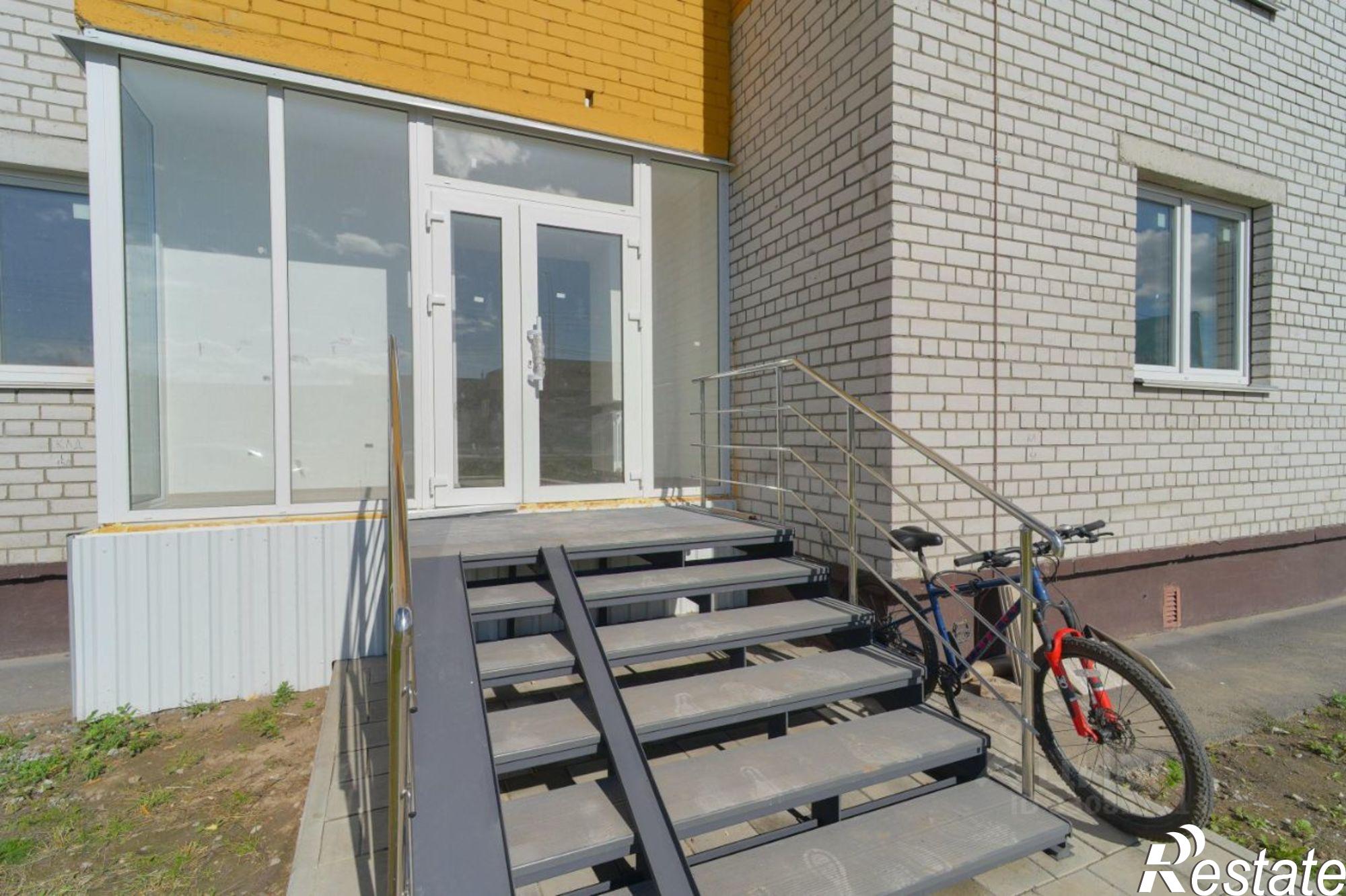 Сдать торговое помещение за 142 000 рублей на ул Гагарина, 80а 1