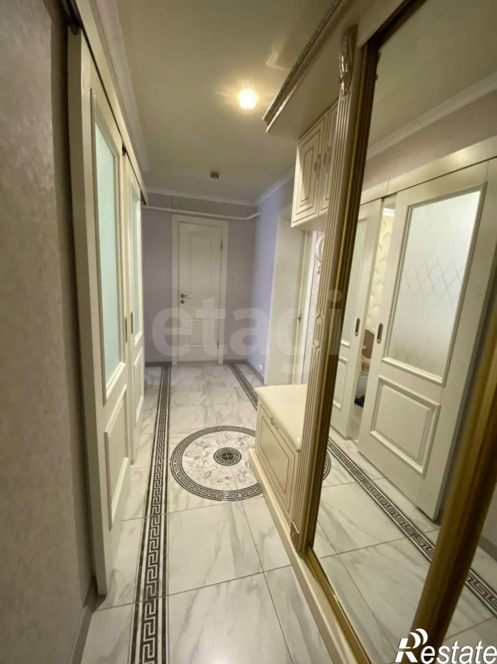 2-комн квартира Ленинградская улица, 93