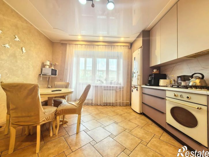 3-комн квартира улица Кирова, 57