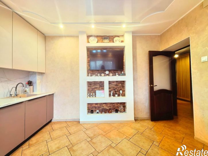 3-комн квартира улица Кирова, 57