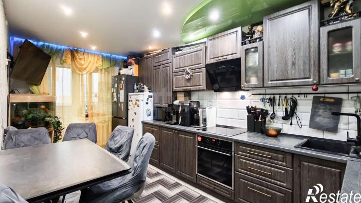 3-комн квартира улица Гагарина, 80б