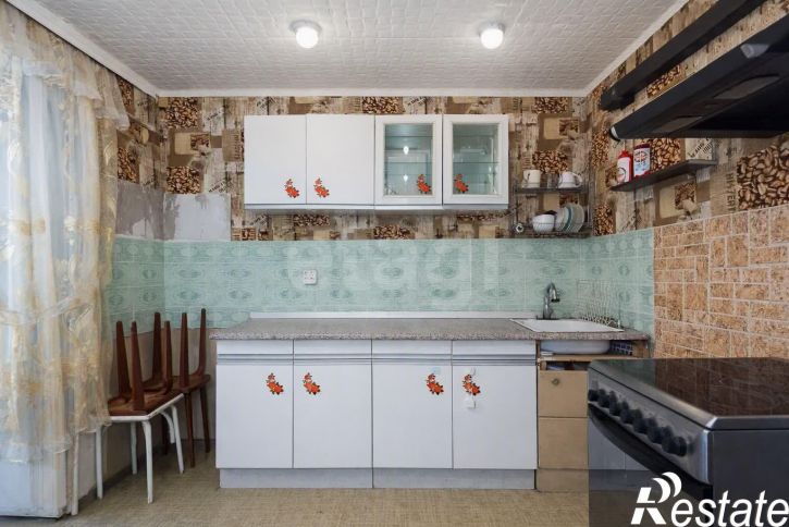 3-комн квартира улица Южакова, 26