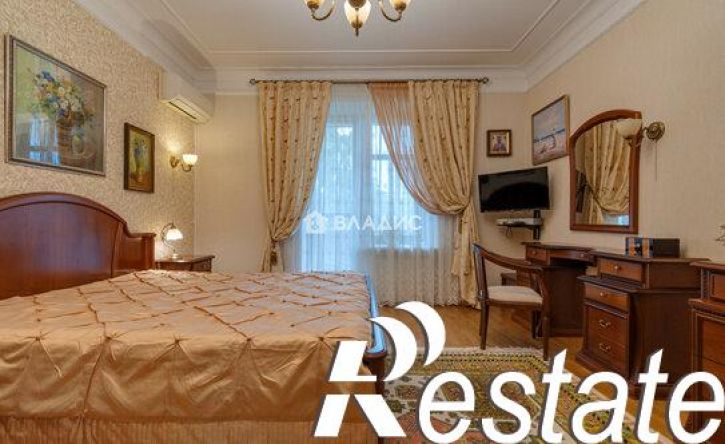 3-комн квартира улица Леденцова, 8Б,  д. 8Б