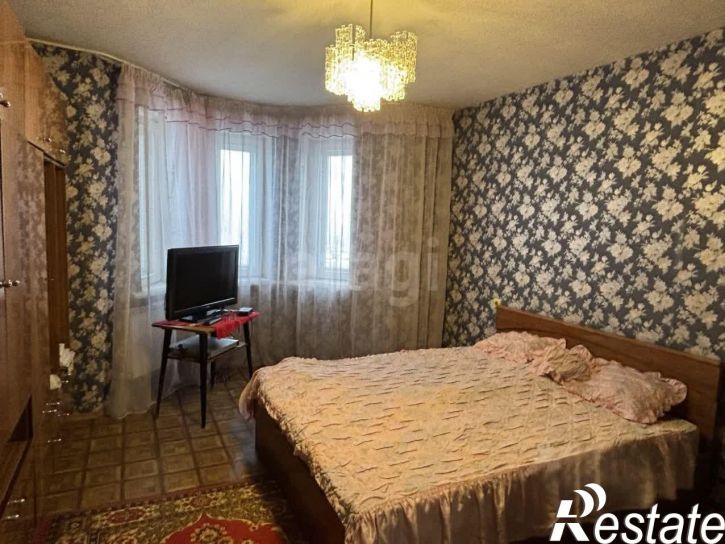 3-комн квартира улица Петина, 4