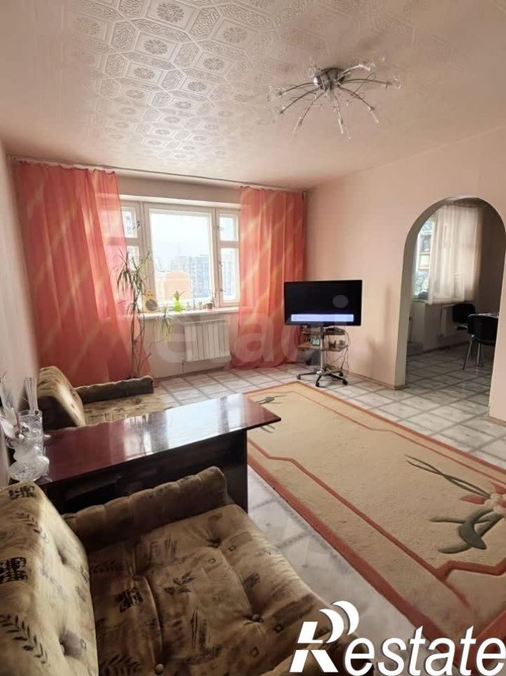 3-комн квартира улица Петина, 4
