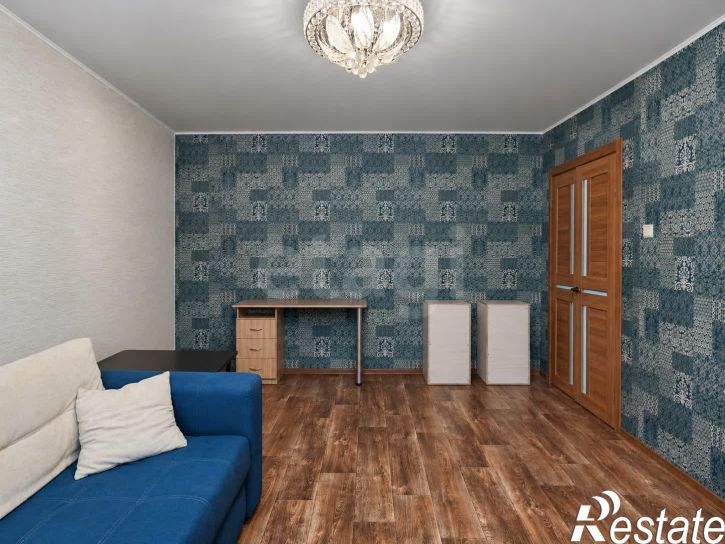 4-комн квартира улица Южакова, 78
