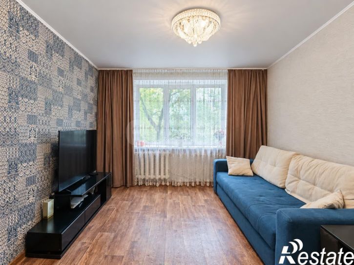 4-комн квартира улица Южакова, 78