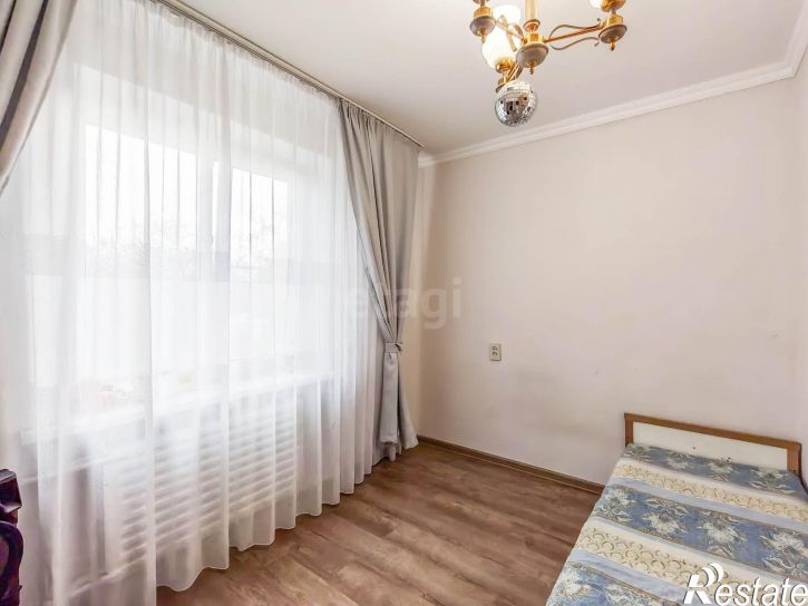 4-комн квартира улица Южакова, 78