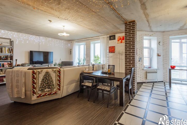 3-комн квартира улица Леденцова, 3б