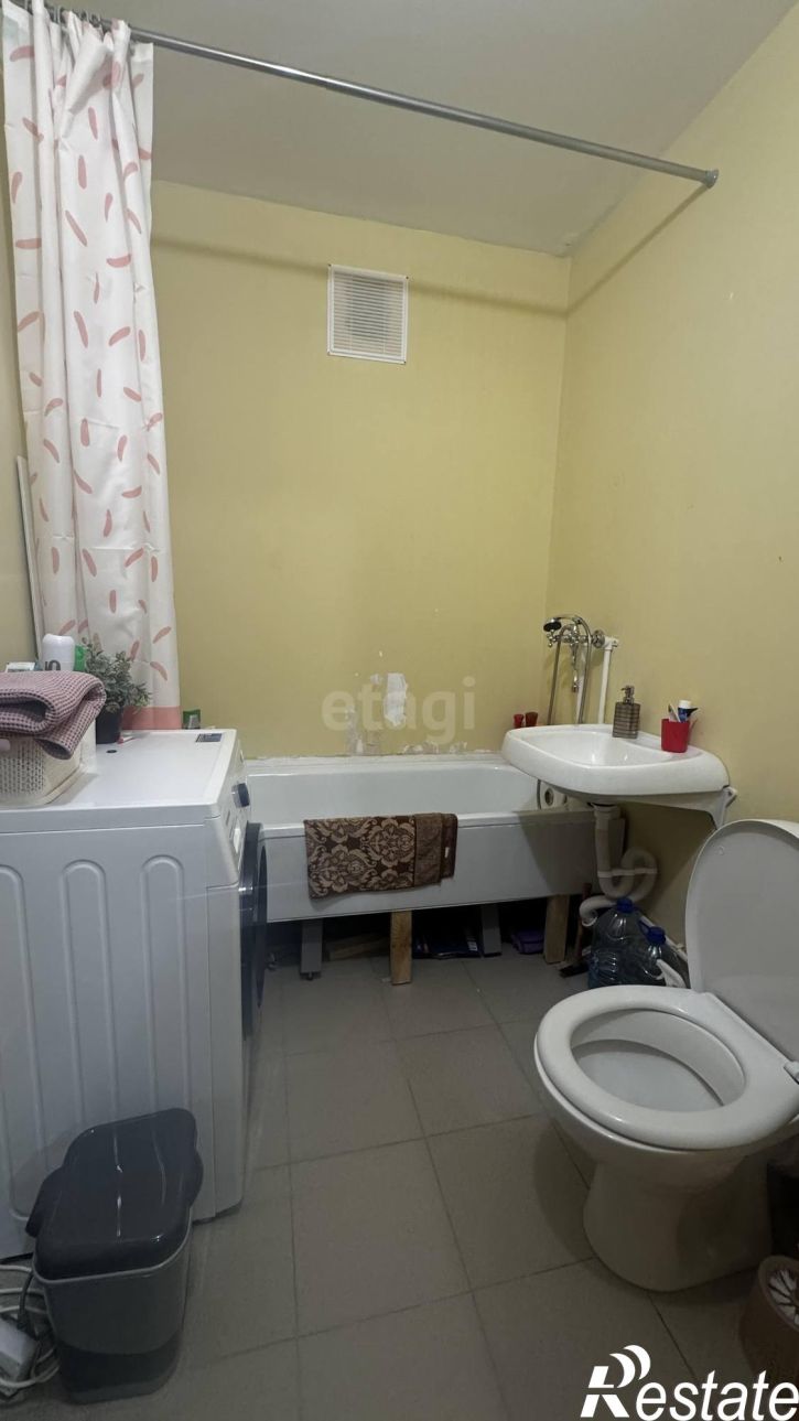 1-комн квартира улица Лётчика Каберова, 3а