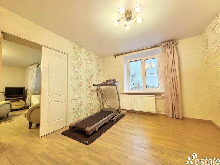 5-комн квартира улица Дзержинского, 15