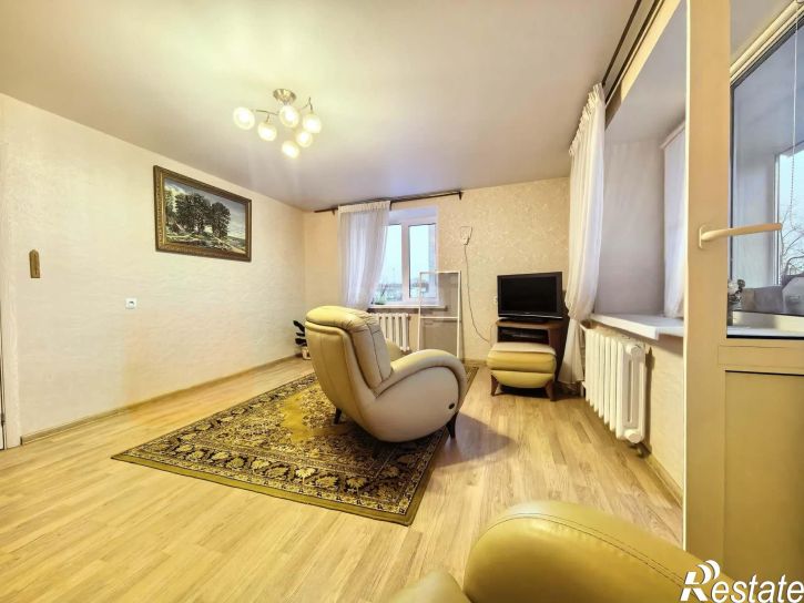 5-комн квартира улица Дзержинского, 15